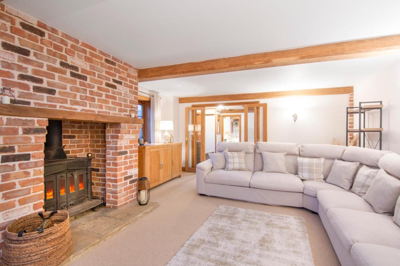 The Roost Group - The Coach House - Hot Tub Villa Gravesend Exterior foto